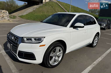 Внедорожник / Кроссовер Audi Q5 2017 в 
