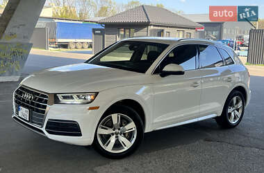 Внедорожник / Кроссовер Audi Q5 2017 в 