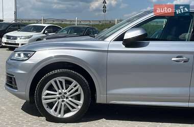 Внедорожник / Кроссовер Audi Q5 2017 в 
