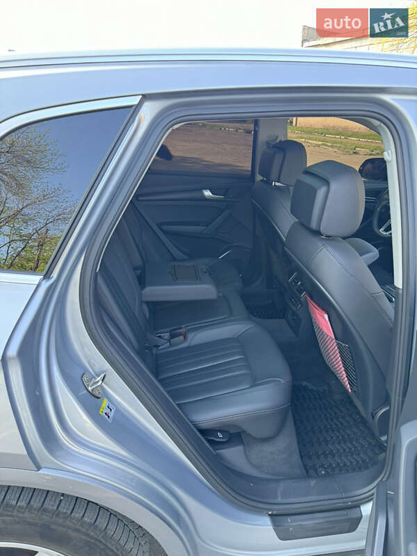 Внедорожник / Кроссовер Audi Q5 2018 в Каменском