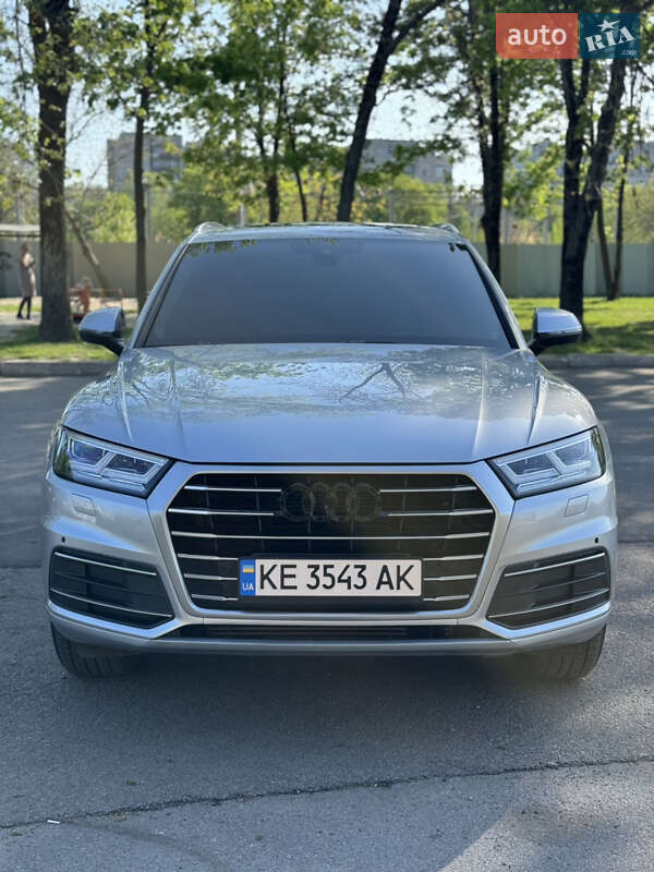 Внедорожник / Кроссовер Audi Q5 2018 в Каменском