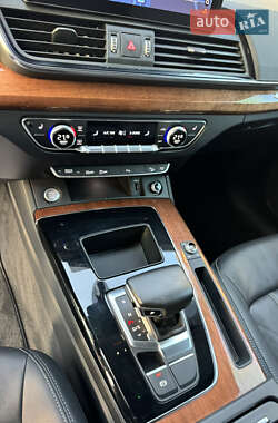 Внедорожник / Кроссовер Audi Q5 2020 в 
