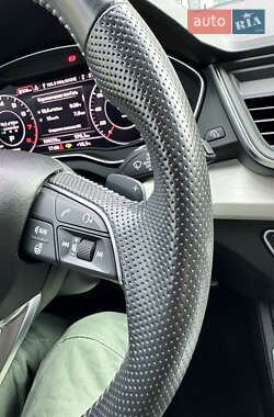 Внедорожник / Кроссовер Audi Q5 2018 в 