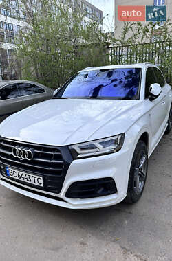 Внедорожник / Кроссовер Audi Q5 2018 в 