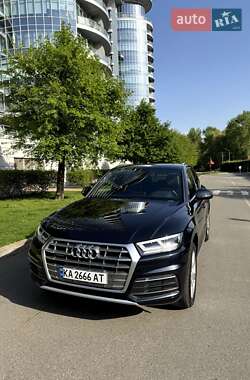 Внедорожник / Кроссовер Audi Q5 2017 в 