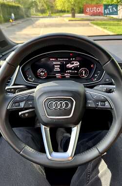 Внедорожник / Кроссовер Audi Q5 2017 в 
