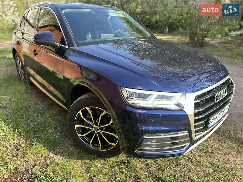 Внедорожник / Кроссовер Audi Q5 2018 в 