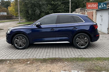 Позашляховик / Кросовер Audi Q5 2017 в 