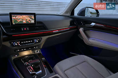 Внедорожник / Кроссовер Audi Q5 2017 в 