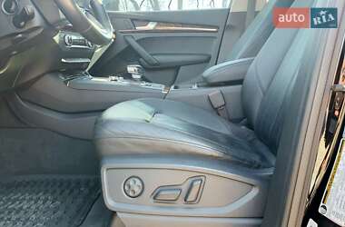 Внедорожник / Кроссовер Audi Q5 2018 в 