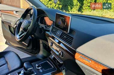 Внедорожник / Кроссовер Audi Q5 2018 в 