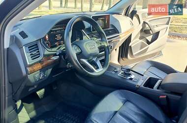 Внедорожник / Кроссовер Audi Q5 2018 в 