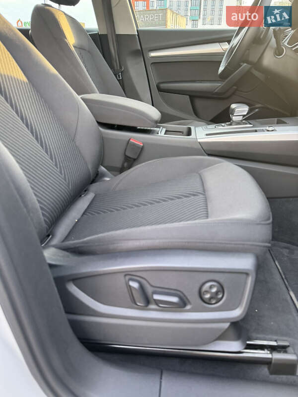 Позашляховик / Кросовер Audi Q5 2021 в Києві