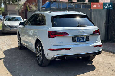 Внедорожник / Кроссовер Audi Q5 2021 в 