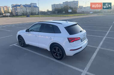 Позашляховик / Кросовер Audi Q5 2019 в 