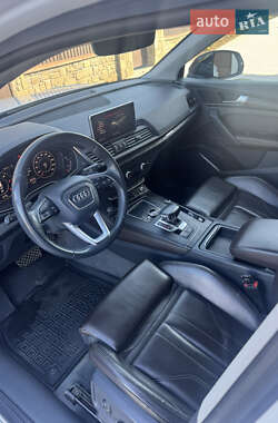 Позашляховик / Кросовер Audi Q5 2019 в 