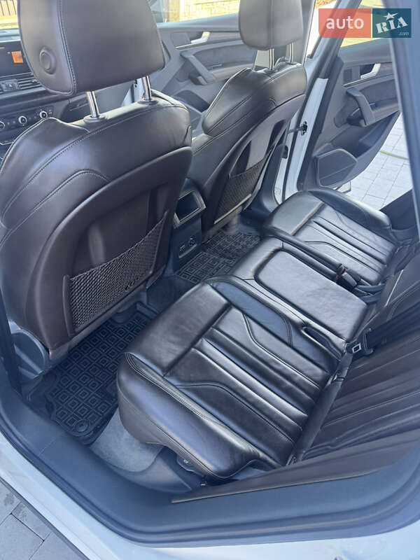 Внедорожник / Кроссовер Audi Q5 2019 в Каменец-Подольском