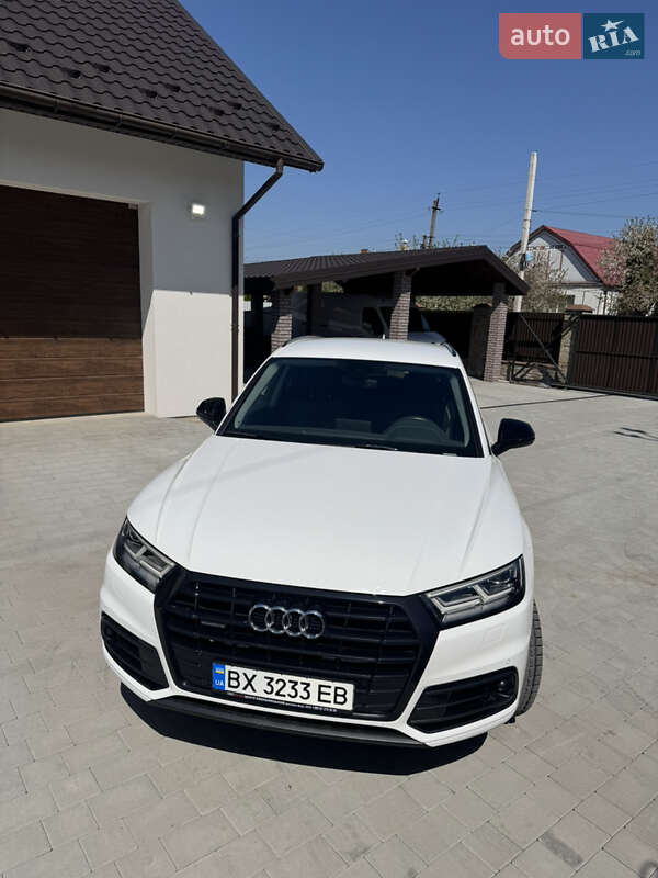 Внедорожник / Кроссовер Audi Q5 2019 в Каменец-Подольском