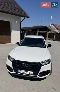 Позашляховик / Кросовер Audi Q5 2019 в 