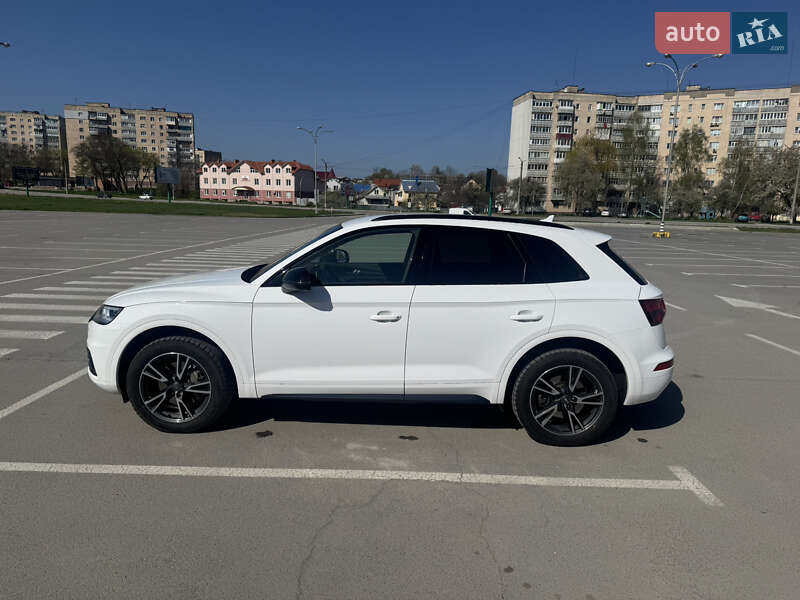 Внедорожник / Кроссовер Audi Q5 2019 в Каменец-Подольском