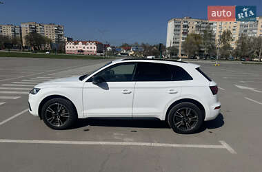 Позашляховик / Кросовер Audi Q5 2019 в 