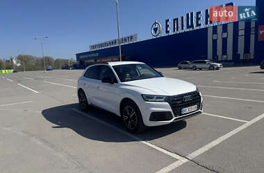 Внедорожник / Кроссовер Audi Q5 2019 в Каменец-Подольском
