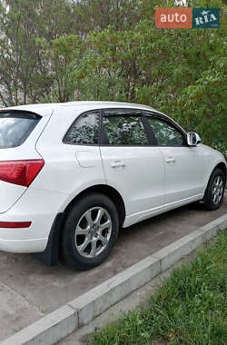 Внедорожник / Кроссовер Audi Q5 2010 в 