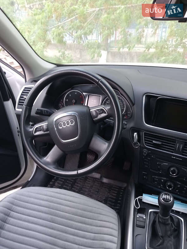 Внедорожник / Кроссовер Audi Q5 2010 в Южноукраинске