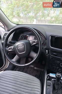 Внедорожник / Кроссовер Audi Q5 2010 в 