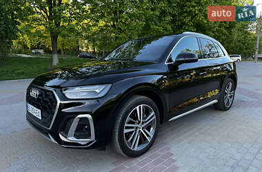 Внедорожник / Кроссовер Audi Q5 2022 в 
