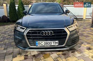 Внедорожник / Кроссовер Audi Q5 2018 в 