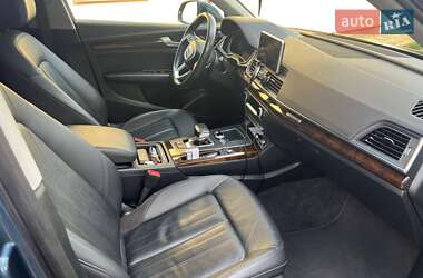 Внедорожник / Кроссовер Audi Q5 2018 в 