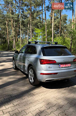 Внедорожник / Кроссовер Audi Q5 2018 в 
