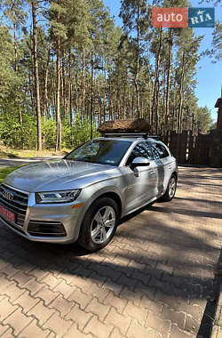Внедорожник / Кроссовер Audi Q5 2018 в 