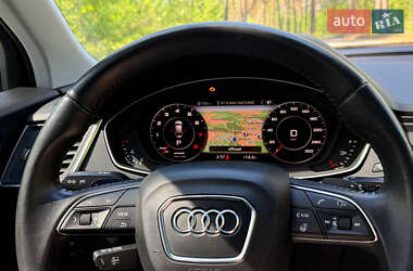 Внедорожник / Кроссовер Audi Q5 2018 в 