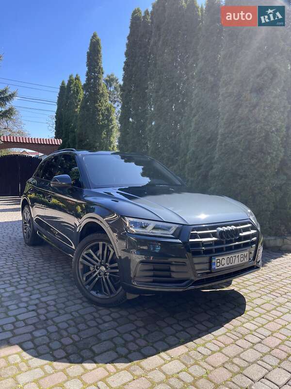 Внедорожник / Кроссовер Audi Q5 2017 в 
