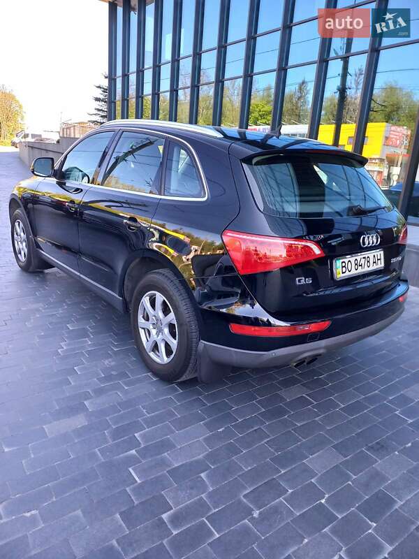 Внедорожник / Кроссовер Audi Q5 2010 в Тернополе