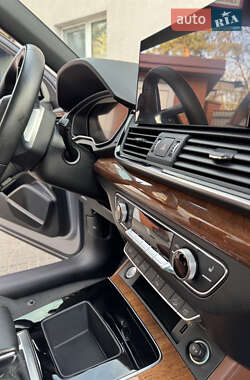 Внедорожник / Кроссовер Audi Q5 2022 в 