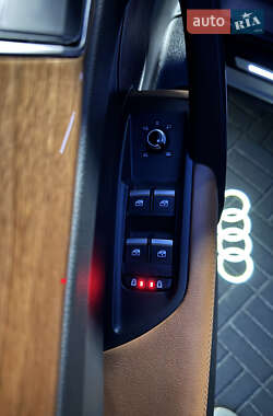 Внедорожник / Кроссовер Audi Q5 2022 в 