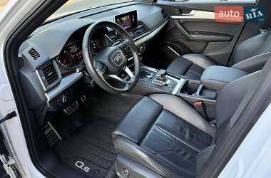 Внедорожник / Кроссовер Audi Q5 2017 в 
