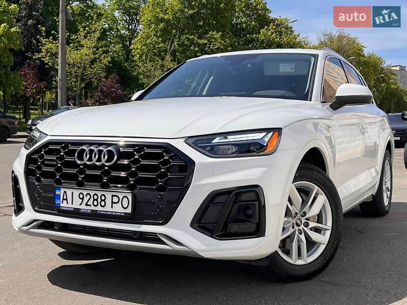 Позашляховик / Кросовер Audi Q5 2022 в 