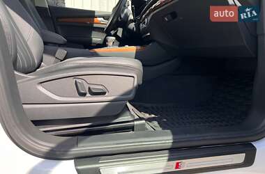 Позашляховик / Кросовер Audi Q5 2022 в 