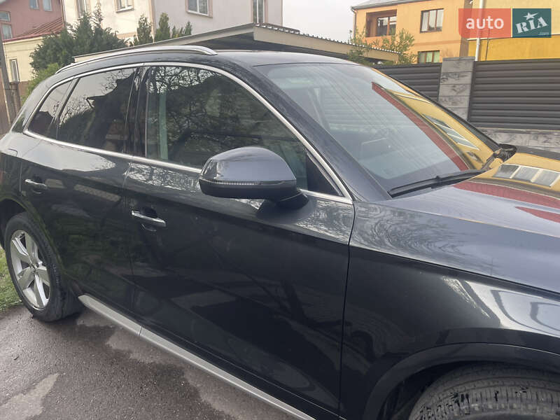 Позашляховик / Кросовер Audi Q5 2017 в Львові