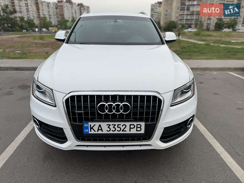 Внедорожник / Кроссовер Audi Q5 2015 в 