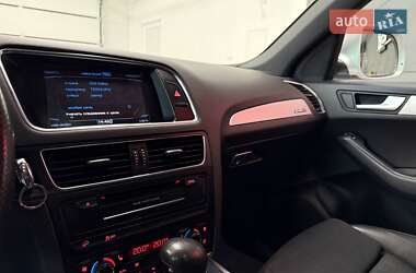 Внедорожник / Кроссовер Audi Q5 2011 в 
