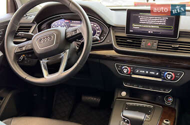 Внедорожник / Кроссовер Audi Q5 2019 в 