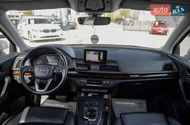 Внедорожник / Кроссовер Audi Q5 2017 в 