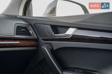 Внедорожник / Кроссовер Audi Q5 2017 в 