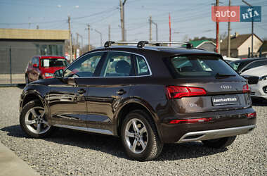 Внедорожник / Кроссовер Audi Q5 2017 в 