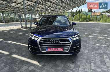 Внедорожник / Кроссовер Audi Q5 2018 в 